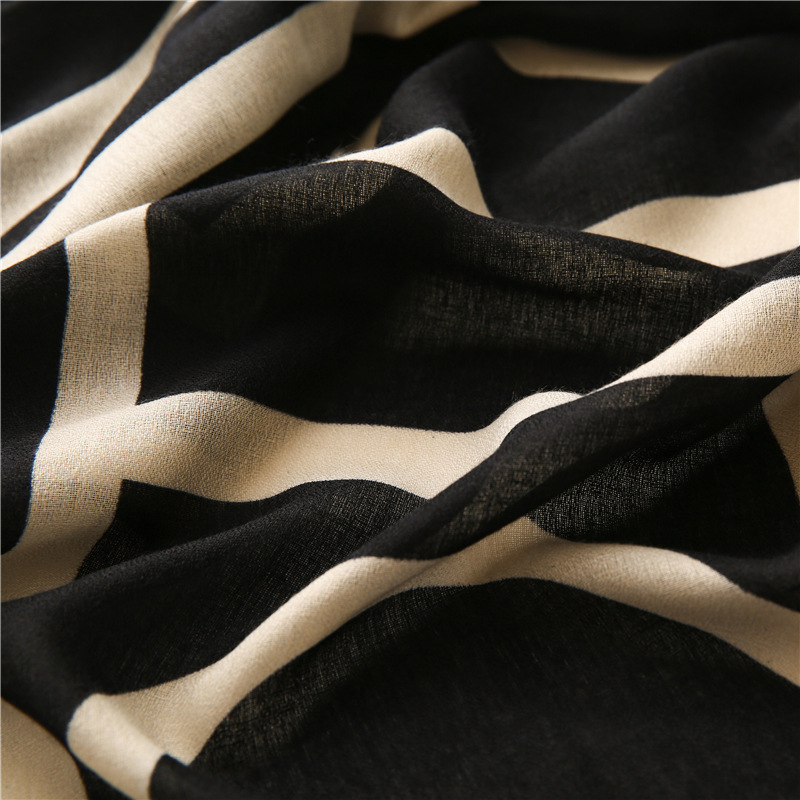 Spain Luxury Brand Black Beige – Tippet Line Bewertung und Preis